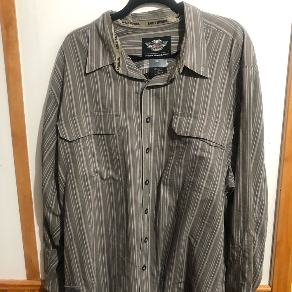 NWOT Harley Davidson Men’s embroidered logo button up dress shirt